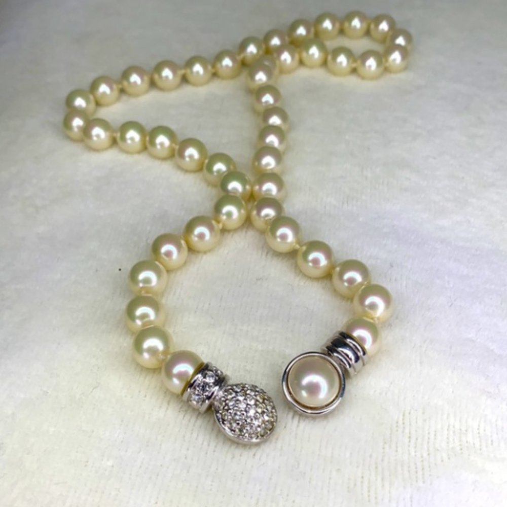 VTG Christian Dior RARE Luxury Faux Pearls Double Sided w/Diamonds Snap Clasp
